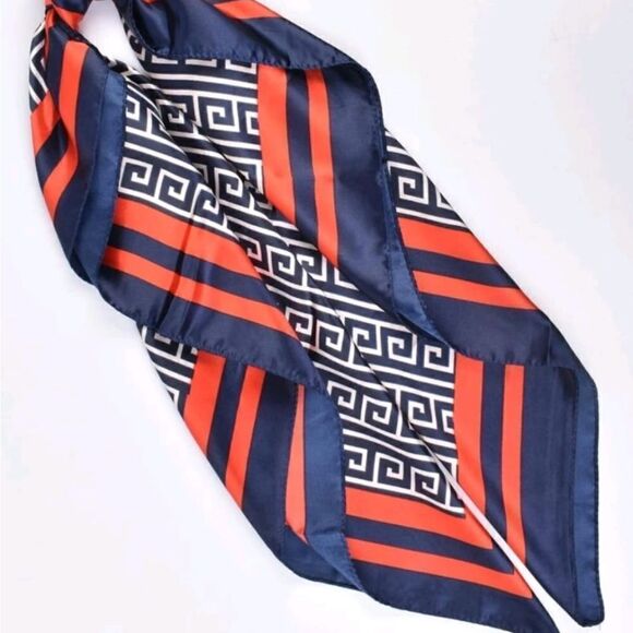 Geometric Patterned Silk  Feel Scarf - Picture 5 of 7